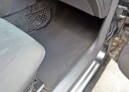 Ворсовые коврики на Mercedes E (W210) 1995 - 2002 в Хабаровске Ворсовые коврики на Mercedes E (W210) 1995 - 2002 в Хабаровске
