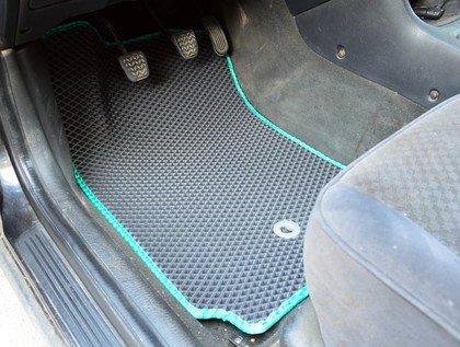 Коврики на Toyota Avensis I 1997 - 2002 в Хабаровске Коврики на Toyota Avensis I 1997 - 2002 в Хабаровске