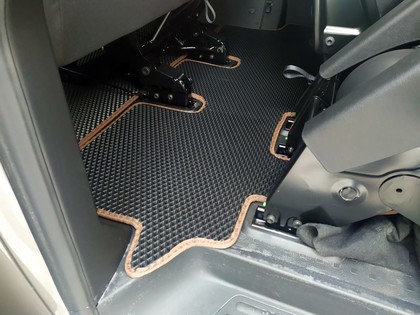 Ворсовые коврики на Volkswagen Caravelle (T6) 2015&nbsp;-&nbsp;2019 в Хабаровске