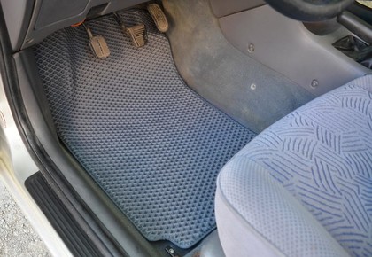 Коврики на Toyota Avensis I 1997 - 2002 в Хабаровске Коврики на Toyota Avensis I 1997 - 2002 в Хабаровске