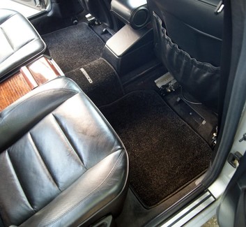 Ворсовые коврики на Mercedes E (W124) 1986 - 1996 в Хабаровске Ворсовые коврики на Mercedes E (W124) 1986 - 1996 в Хабаровске