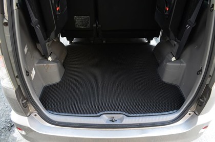 Ворсовые коврики на Toyota Voxy (R60) 2001 - 2007 в Хабаровске Ворсовые коврики на Toyota Voxy (R60) 2001 - 2007 в Хабаровске