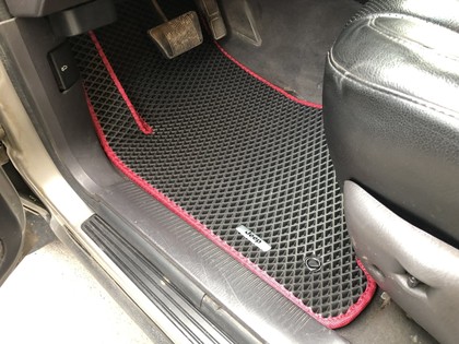 Коврики на Jeep Grand Cherokee (WJ) 1999&nbsp;-&nbsp;2004 в Хабаровске